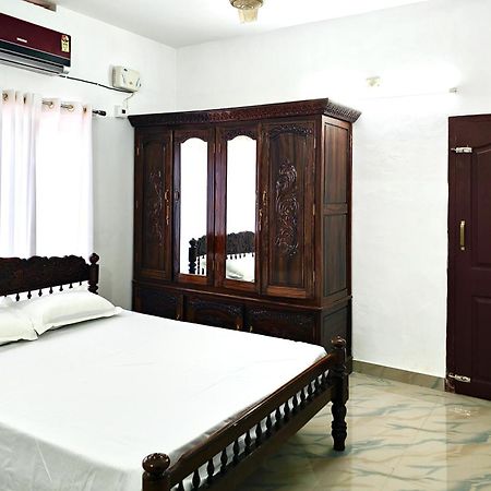 Ambili Riverfront Villa With Party Hall Irimbranallur Dış mekan fotoğraf
